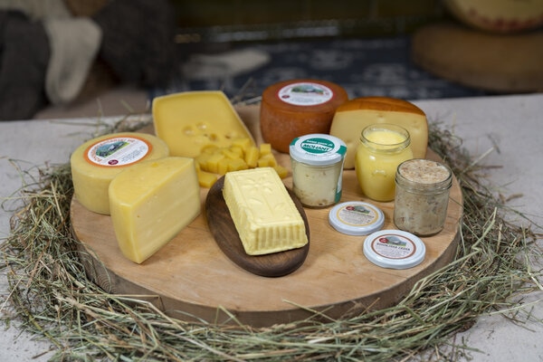 Kmetija gartner galerija11 Lucija Gartner 1